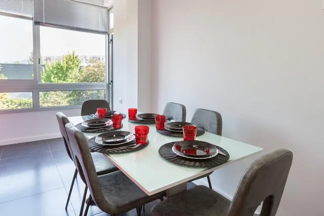 Feel At Home - Free private parking apartment view 4